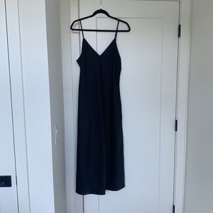 Wilfred for Aritzia slip dress EUC
